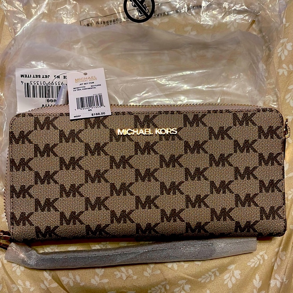 Michael Kors Jet Set Item